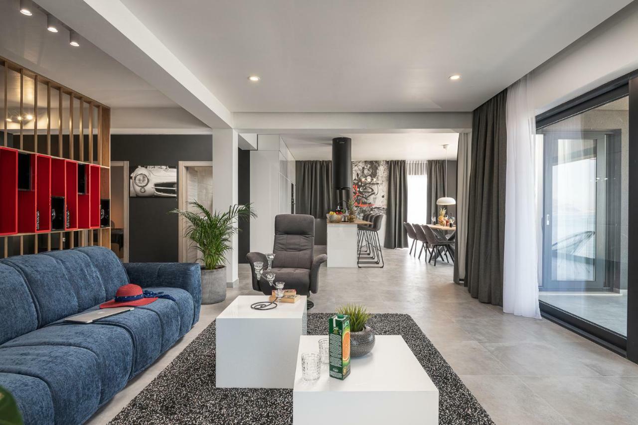Alpha Apartment *