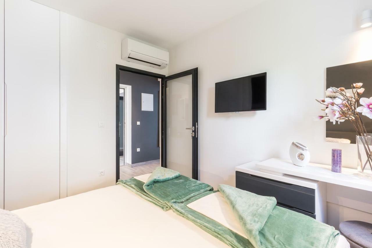 Alpha Apartment